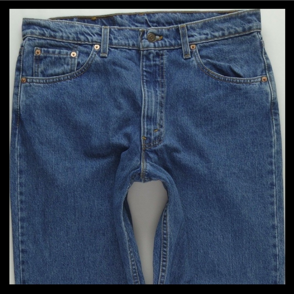 SOLD Vintage Levi's 550 Relaxed Jeans 36x30 #1009 - Picture 2 of 8